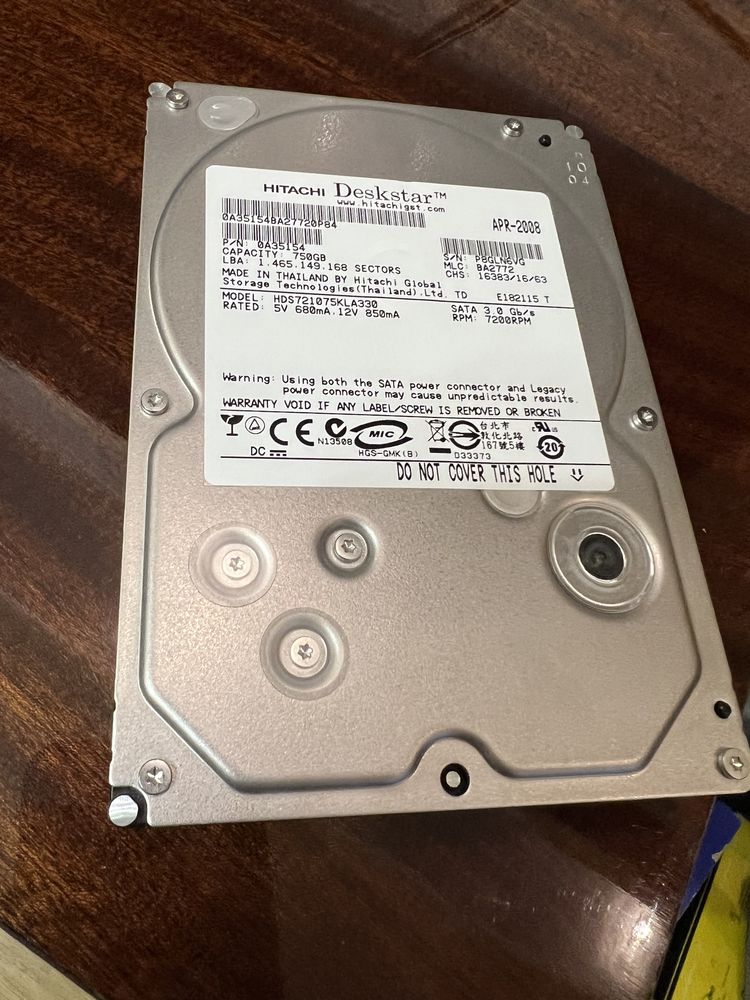 HDD Hitschi 750Gb