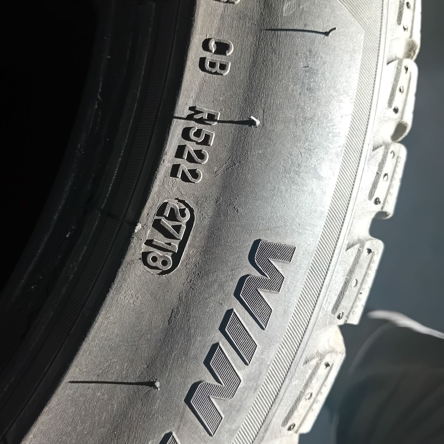 Opony Pirelli 245 45 R17