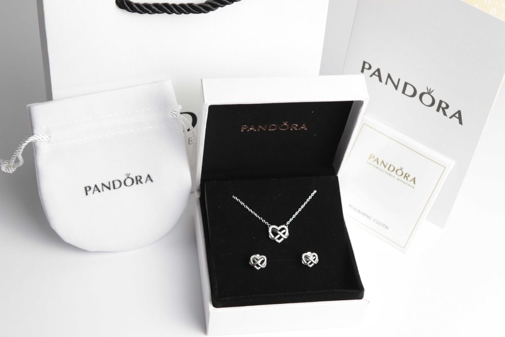 Pandora намисто та сережки блискуче серце нескінченність