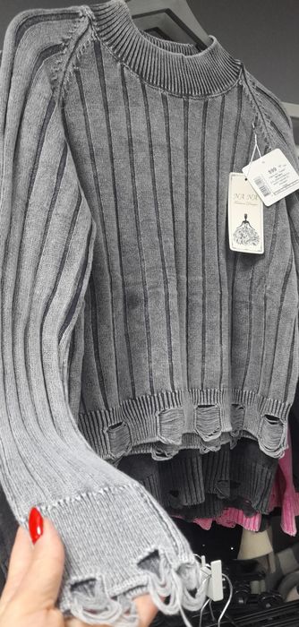 Стильная кофточка га девушку размер М