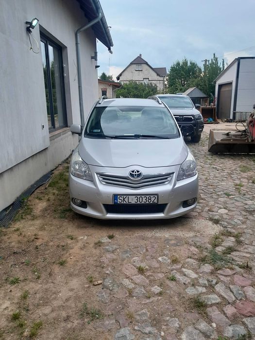 toyota verso 2.0