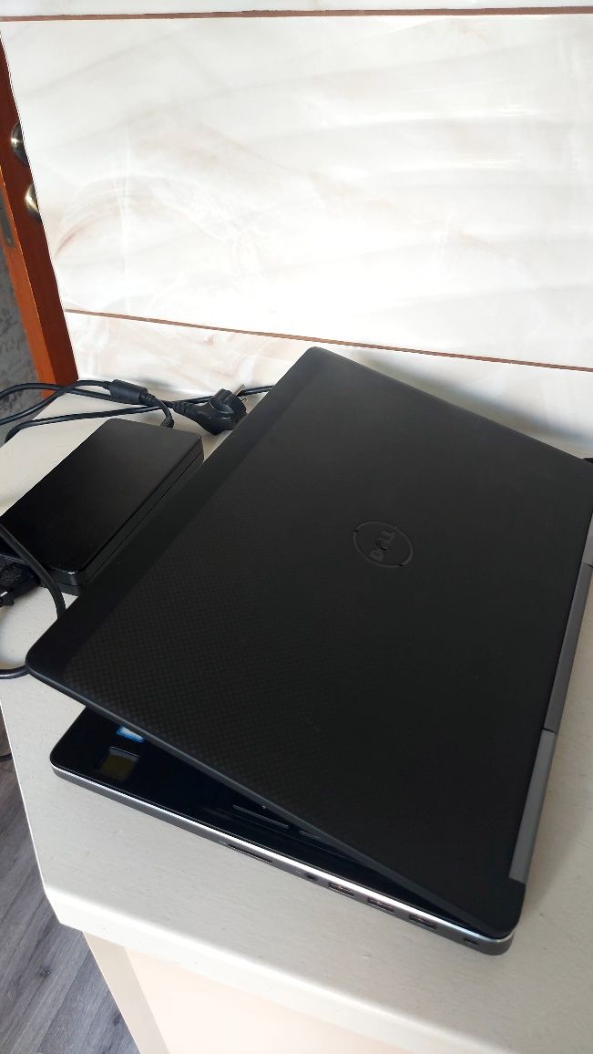 Продам ноутбук Dell Precision 7510 / i7 / Quadro / 16GB / SSD 512 / FH
