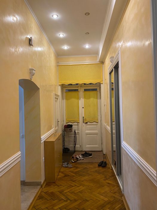 Центр. Жилая двухкомнатная. Метр Исторический Музей,