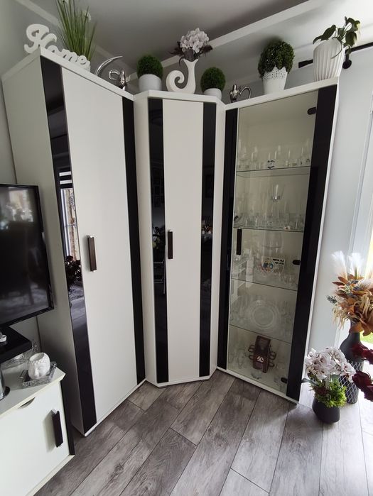 Meble do salonu białe