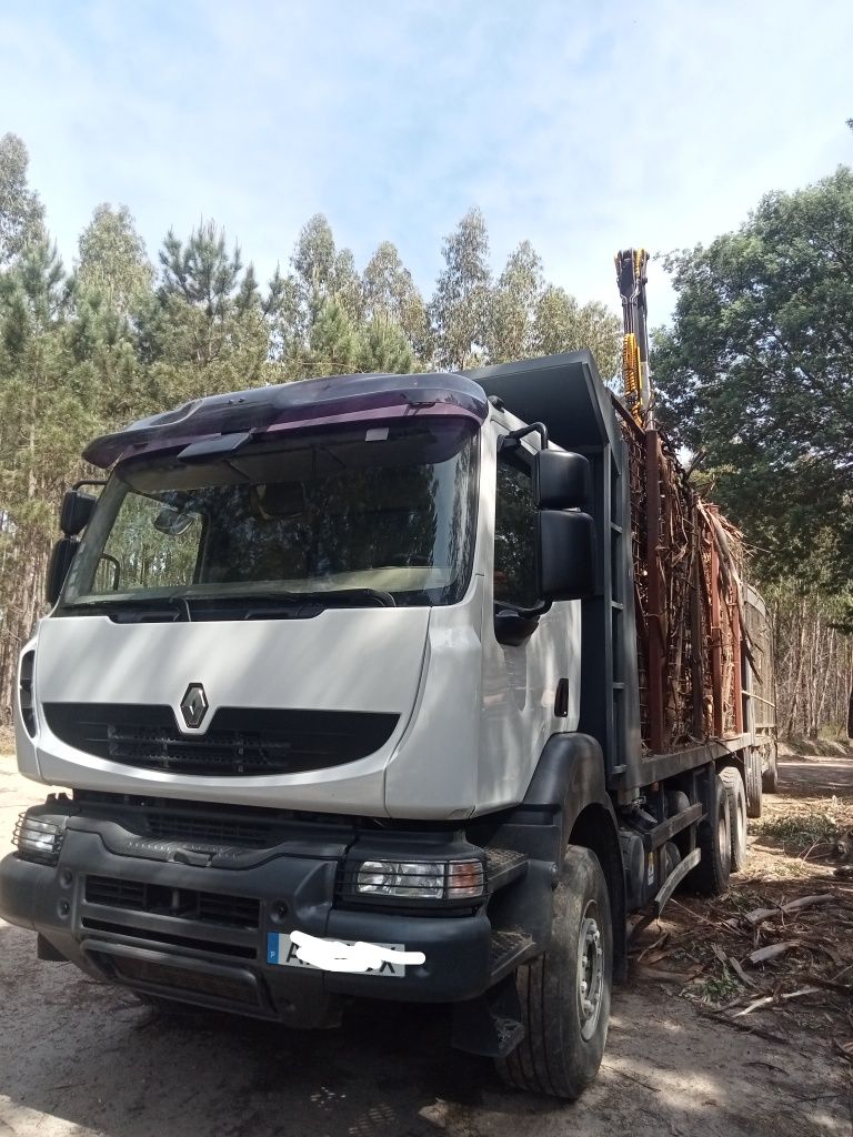 Renault Kerax 400 6x4 com grua guerra e reboque  florestal