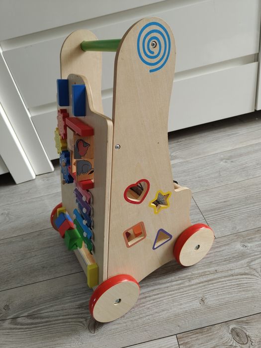 Pchacz chodzik dla dziecka