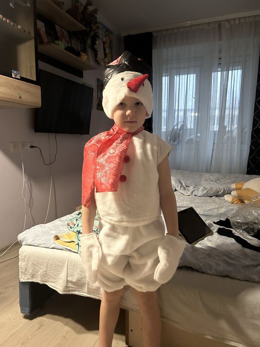 Продам костюм сніговика для хлопчика