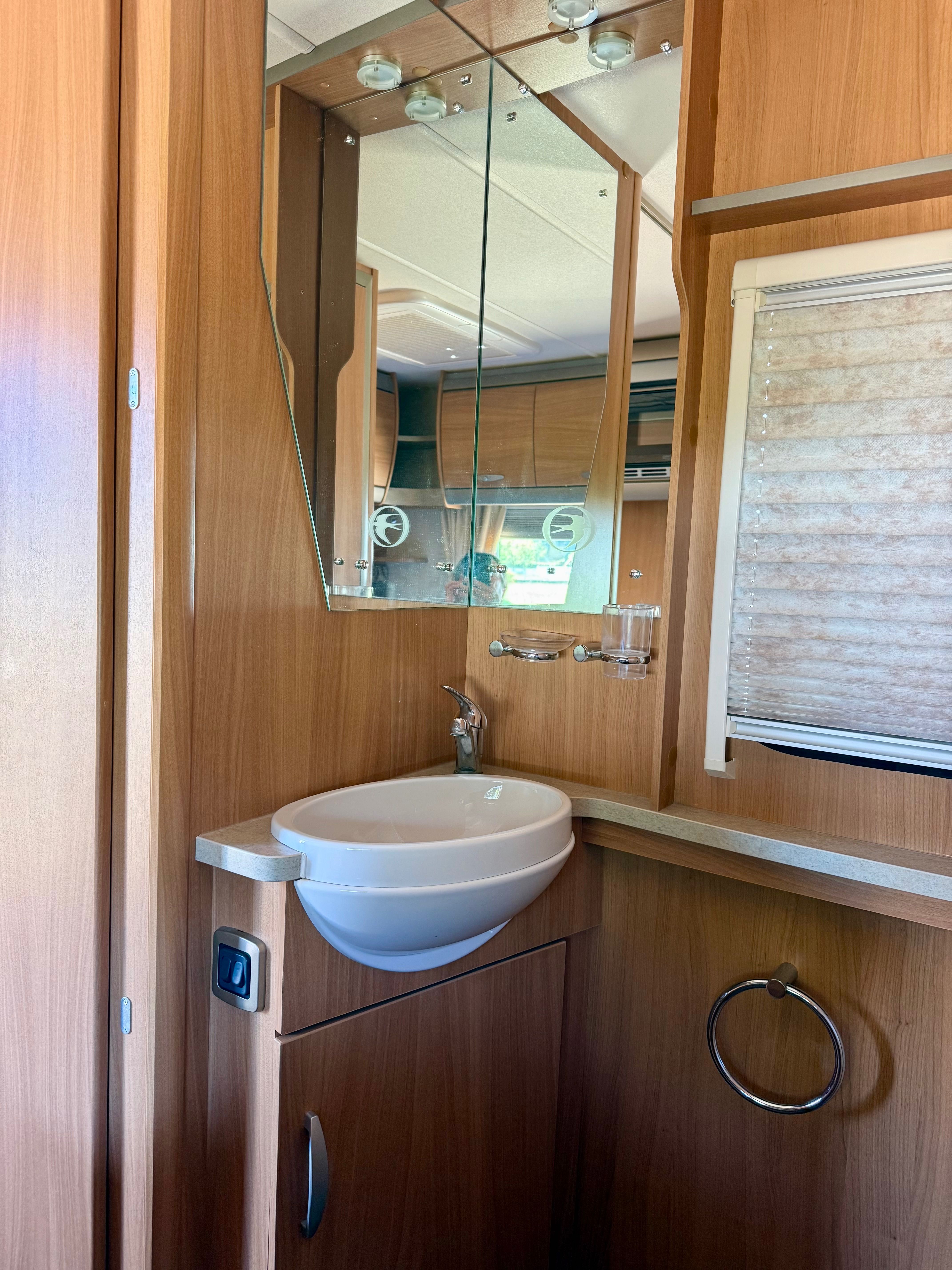 Caravana Swift Challenger 540 - Impecável.