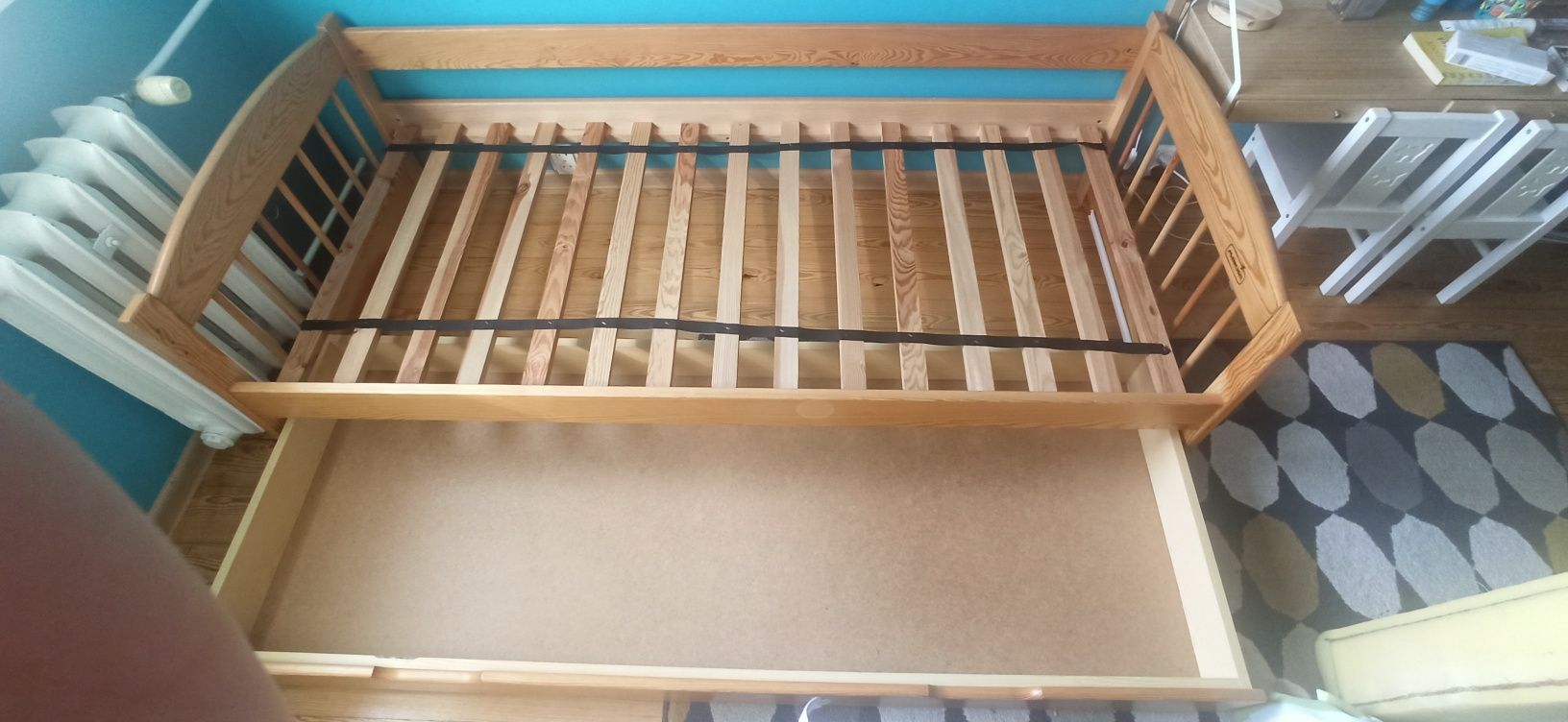 Łóżko + materac dla dziecka drewniane z szufladą