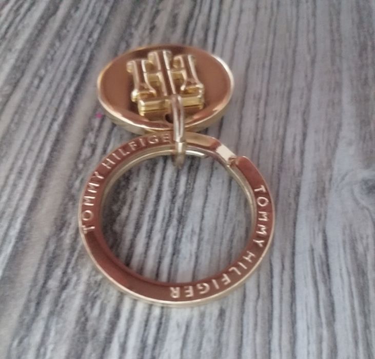 Tommy Hilfiger brelok logo zloty
