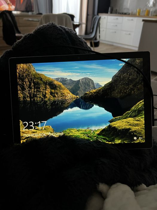 Microsoft 1796 surface 128gb