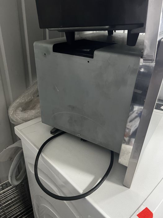 Вставна мікрохвильовка Ariston