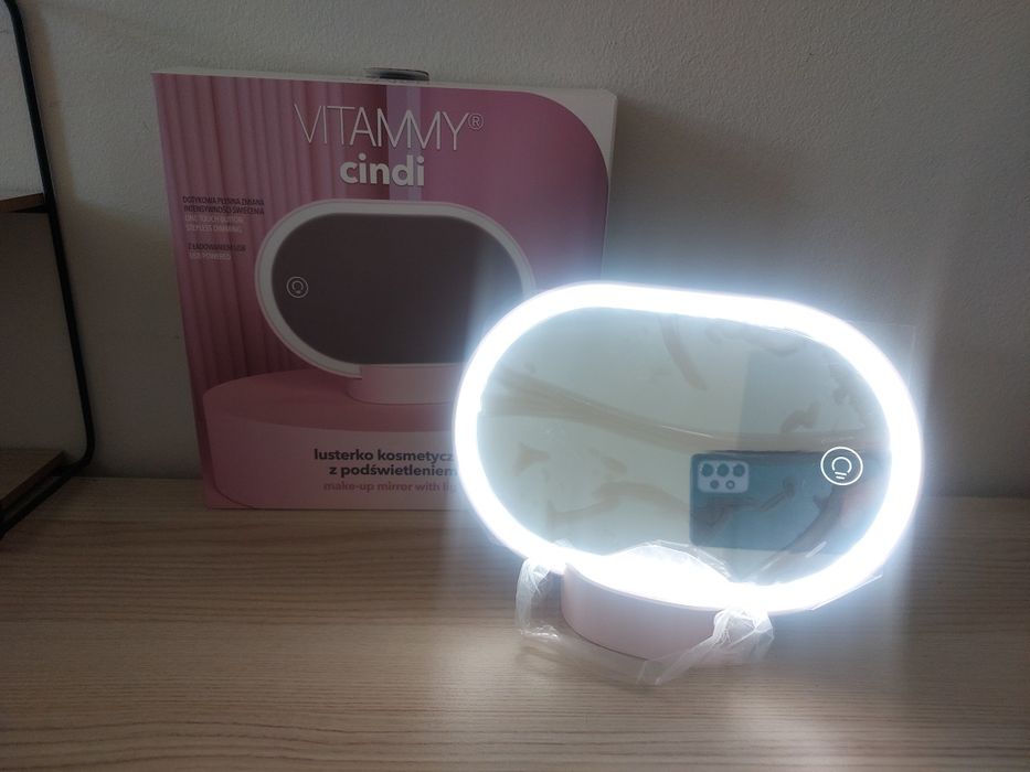 Lusterko kosmetyczne do makijażu z podświetleniem LED