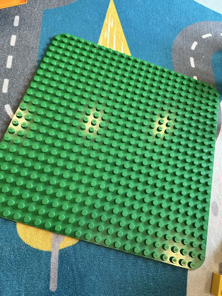 Lego duplo та будівельна пластина