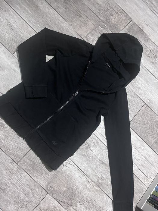 Bluza 4f czarna w bdb stanie