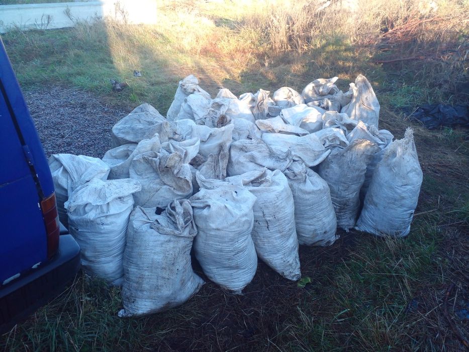 Навоз, козиний, перегной, теплиця, підкормка дерев, добриво для росли