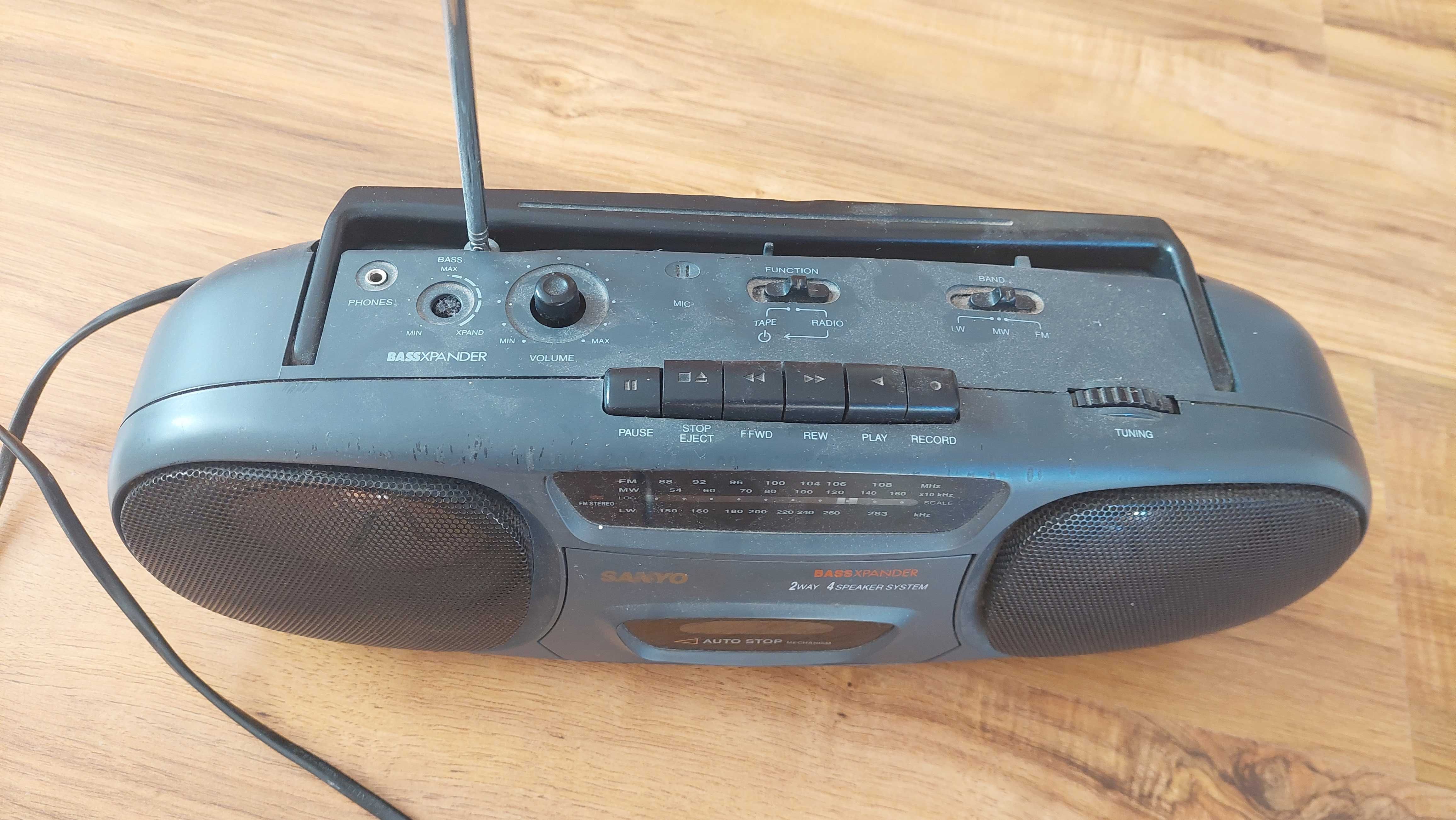 Radio FM Sanyo M-7013L