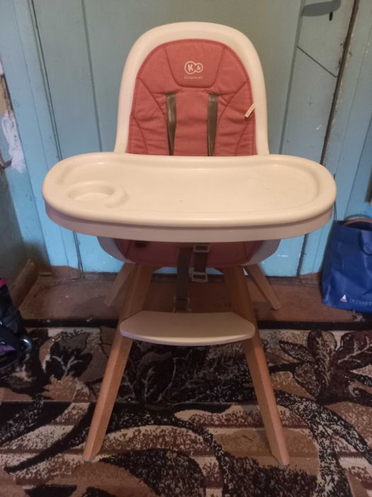 Krzesełko do karmienia dzieci.