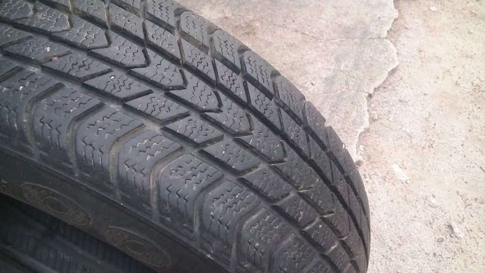 Продам б/у зимнюю резину 2шт 185*70 R14 Кумхо