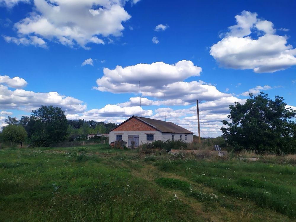 Продам  дом з великим участоком