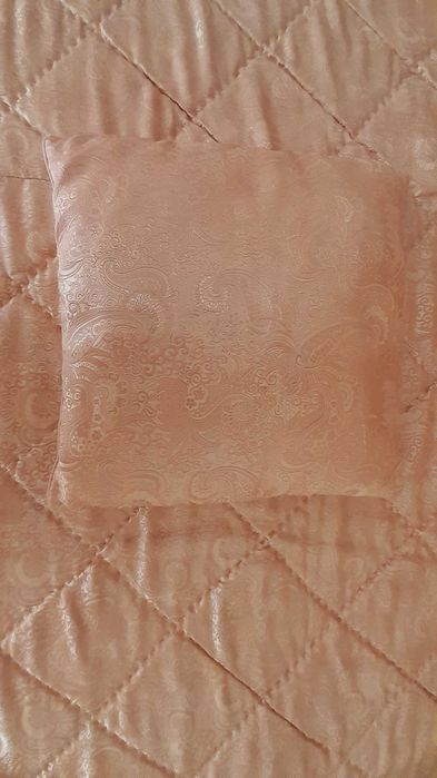 BAIXA DE PREÇO - Colcha Zara Home com almofadas