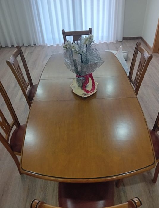 Sala jantar aparador bom estado