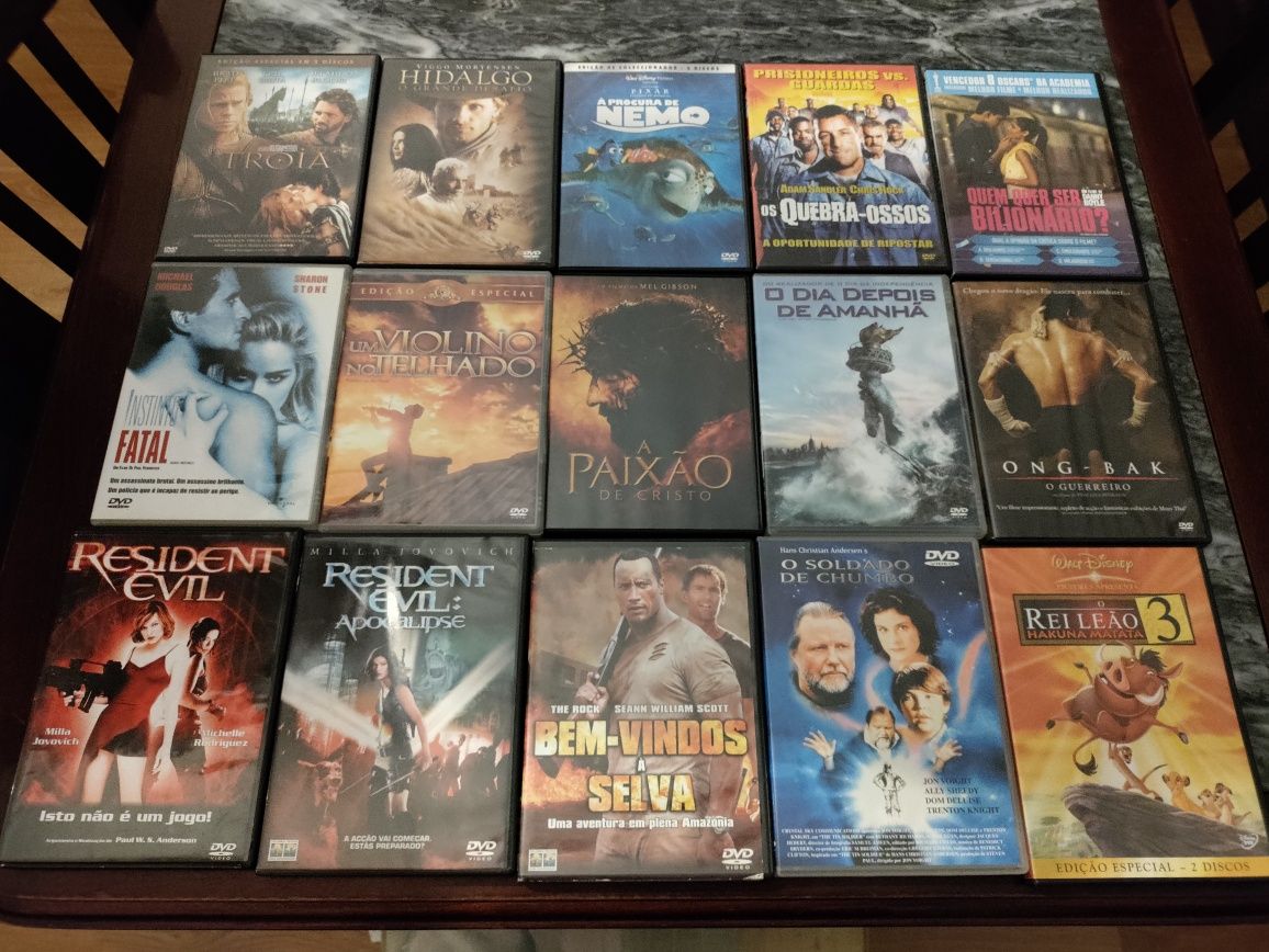 DVDs e VHS (conjunto ou separado)