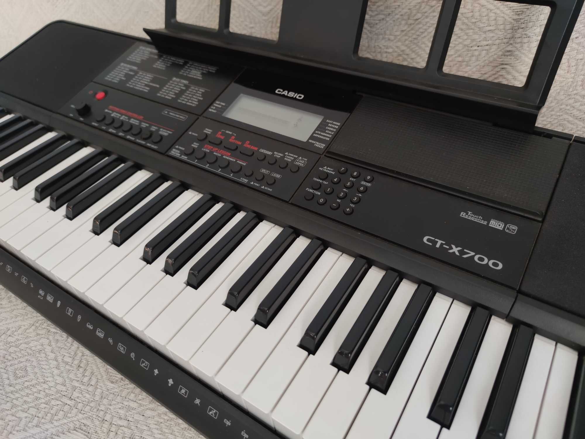 Syntezator Casio CT-X700