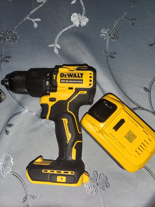 Wkretarka młot dcd709 oraz bateria 5ah powerstack dewalt