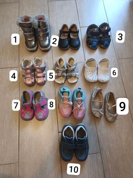 Взуття на дівчинку  туфельки босоножки кроси чоботи угги ботінки