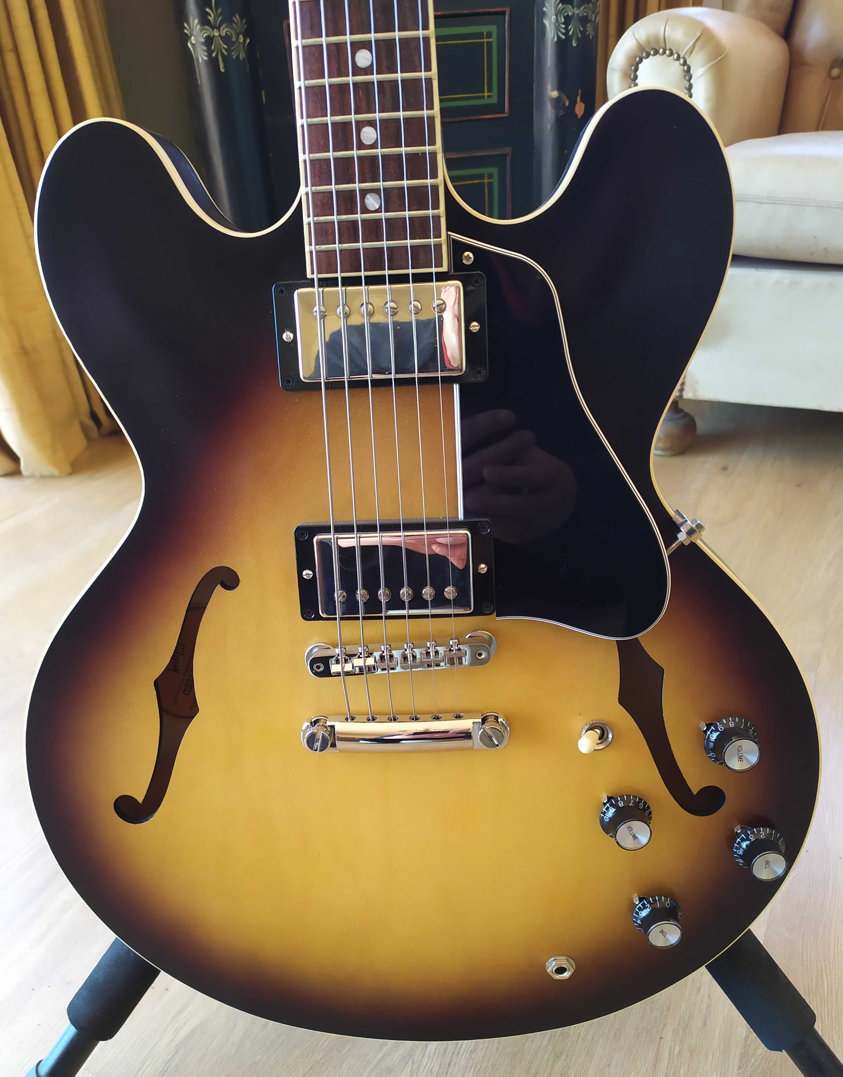 Guitarra Gibson ES-335