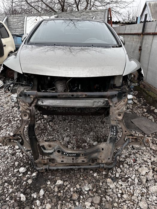 Балка підрамник подрамник   1.3 хонда сивик 8 honda civic 8 4D