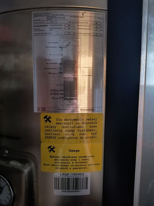 powietrzna pompę ciepła o mocy min. 5,3kWc + zasobnik