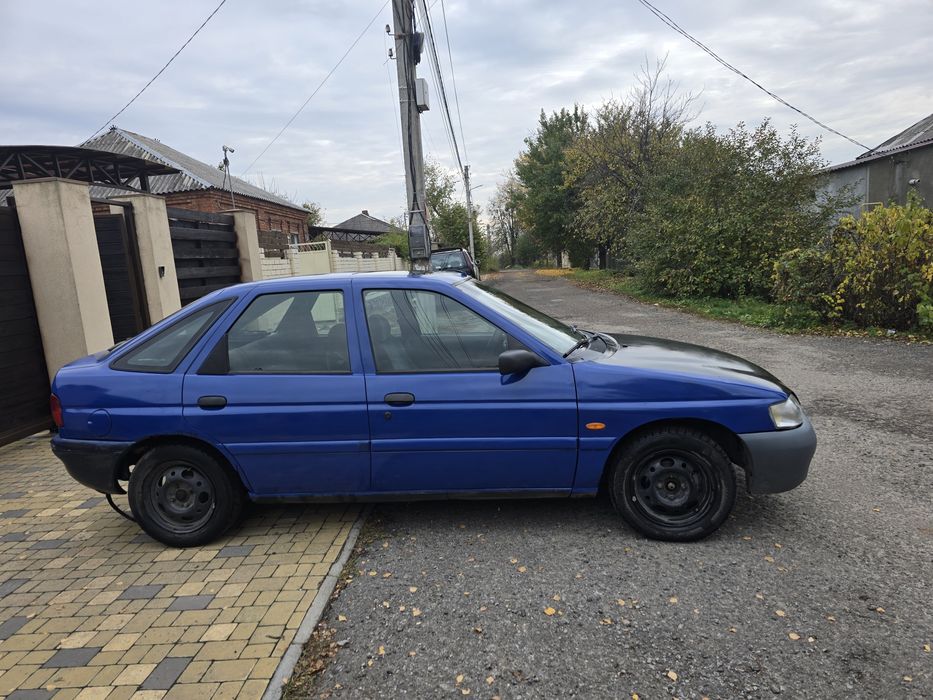 Продам Ford Escord на отличном ходу