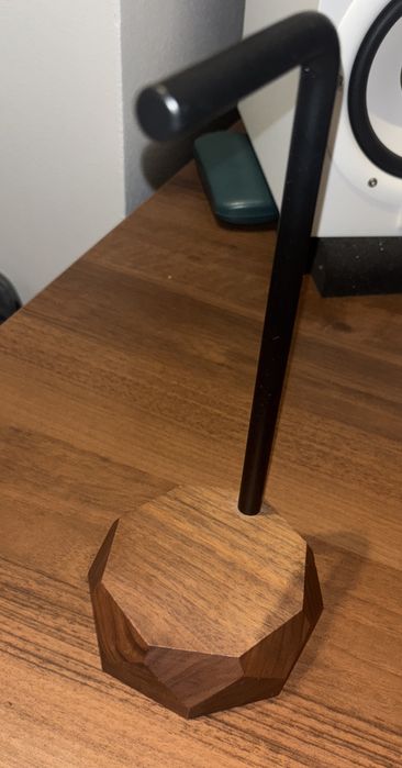 Stojak na słuchawki Oakywood