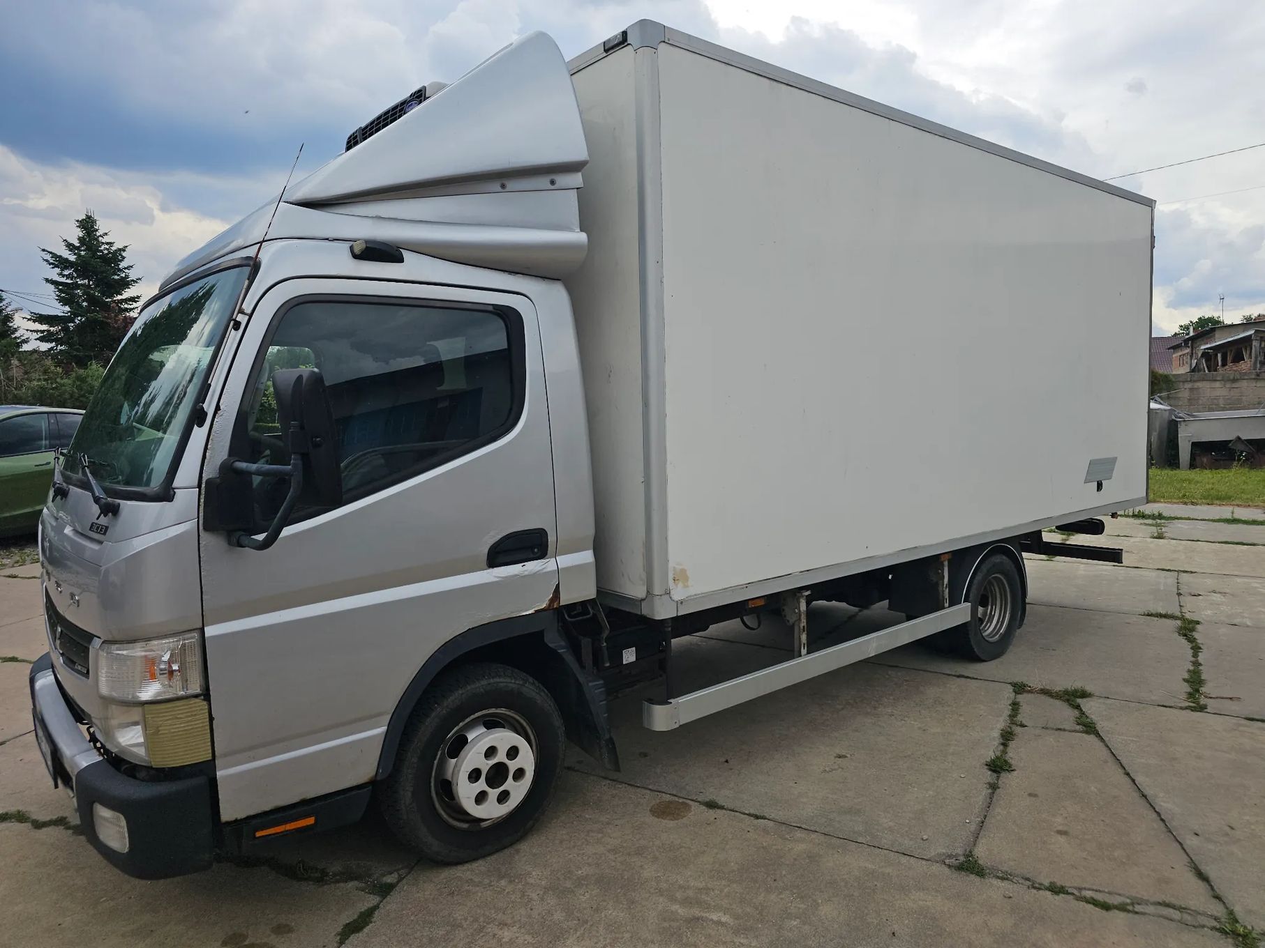 Mitsubishi Canter  Mitsubishi Fuso Canter chłodnia 8 palet