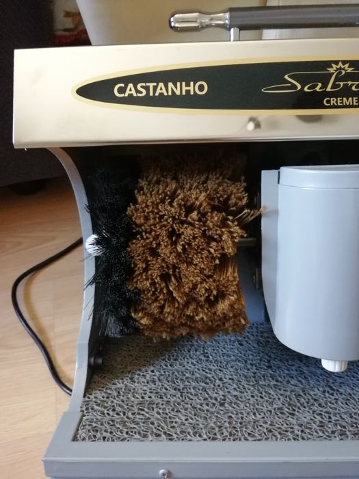 Máquina de engraxar e polir sapatos marca Sabrisi