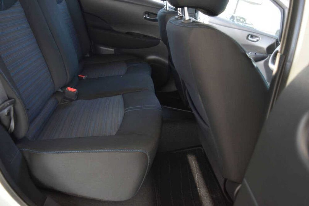 Nissan LEAF SV      2019