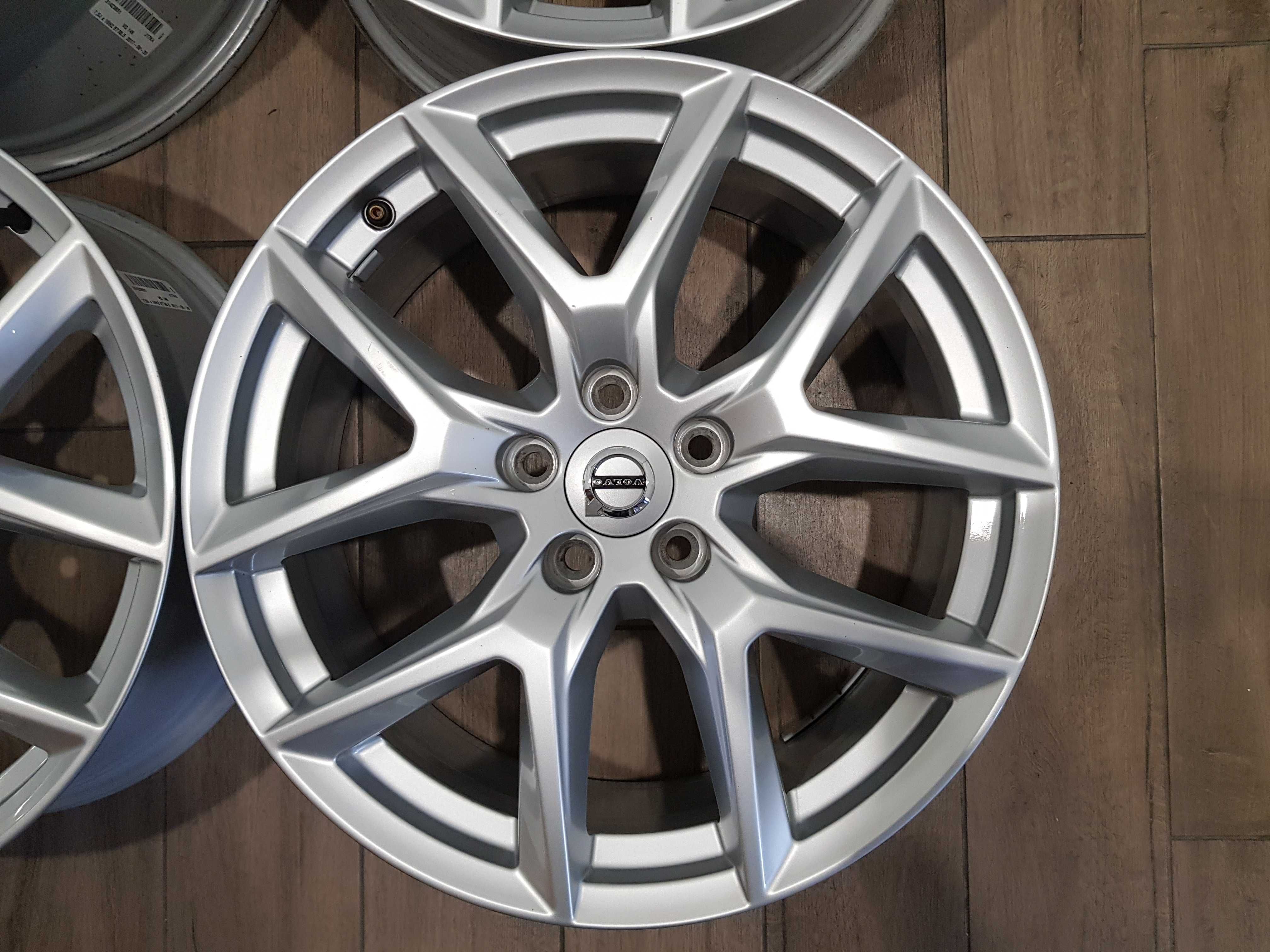 VOLVO 5x108 XC60 XC40 XC70 S90 V90 S40 V40 C30 S80 V70 Felgi 18