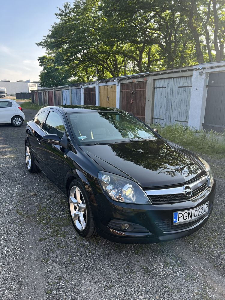 Opel Astra H GTC