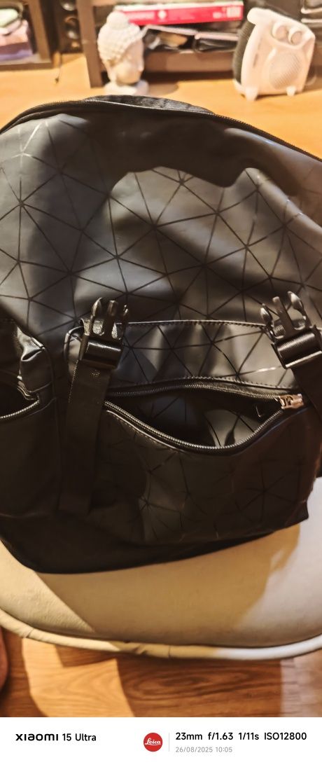 Mochila semi nova