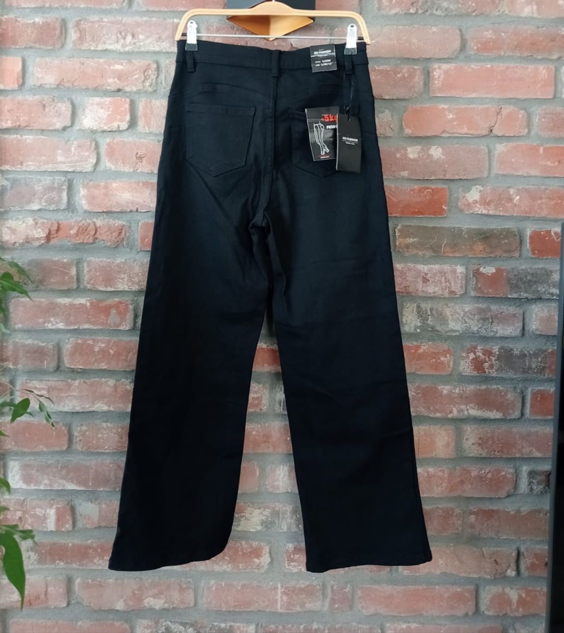 czarne spodnie wide leg push up 40/L