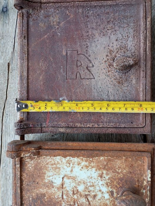 Дверцята для опалення  груби ,плити.