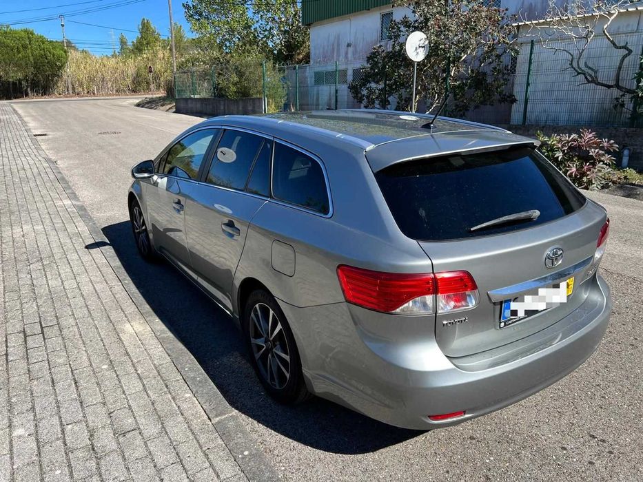 Toyota Avensis SW 2.0D LUXURY + NAVI 2013