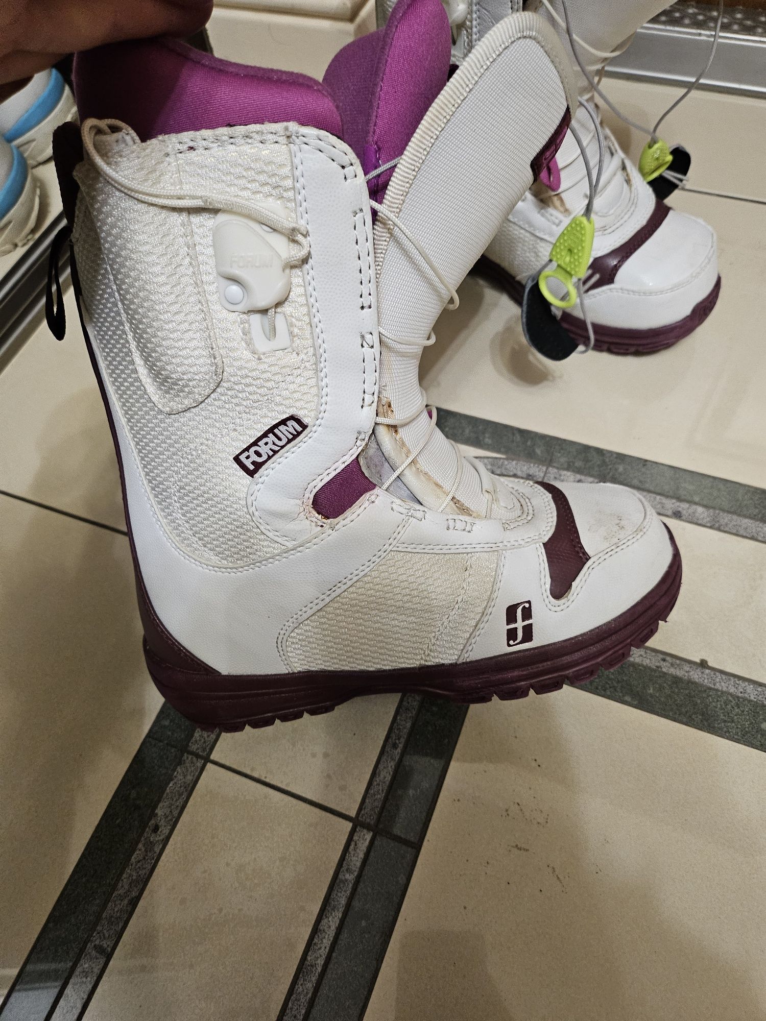 Buty snowboard dla dziecka rozmiar 35