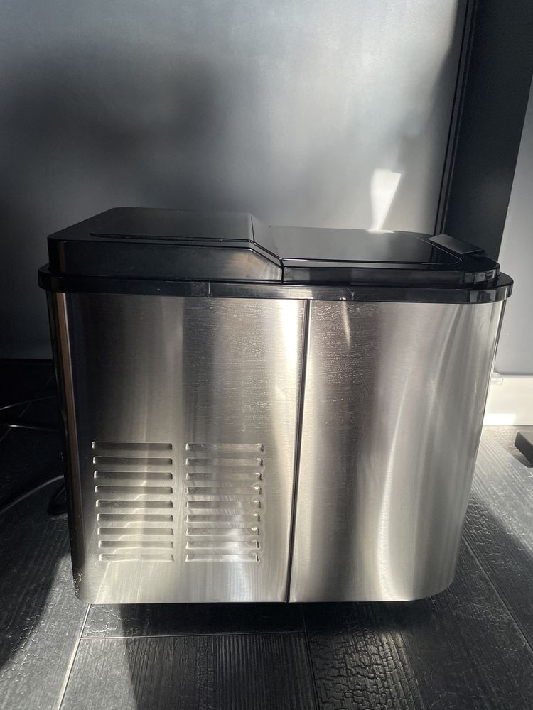 Kostkarka do lodu GÖTZE & JENSEN IM701X Inox Pojemnik 2.2 L