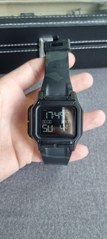Zegarek Nixon Regulus