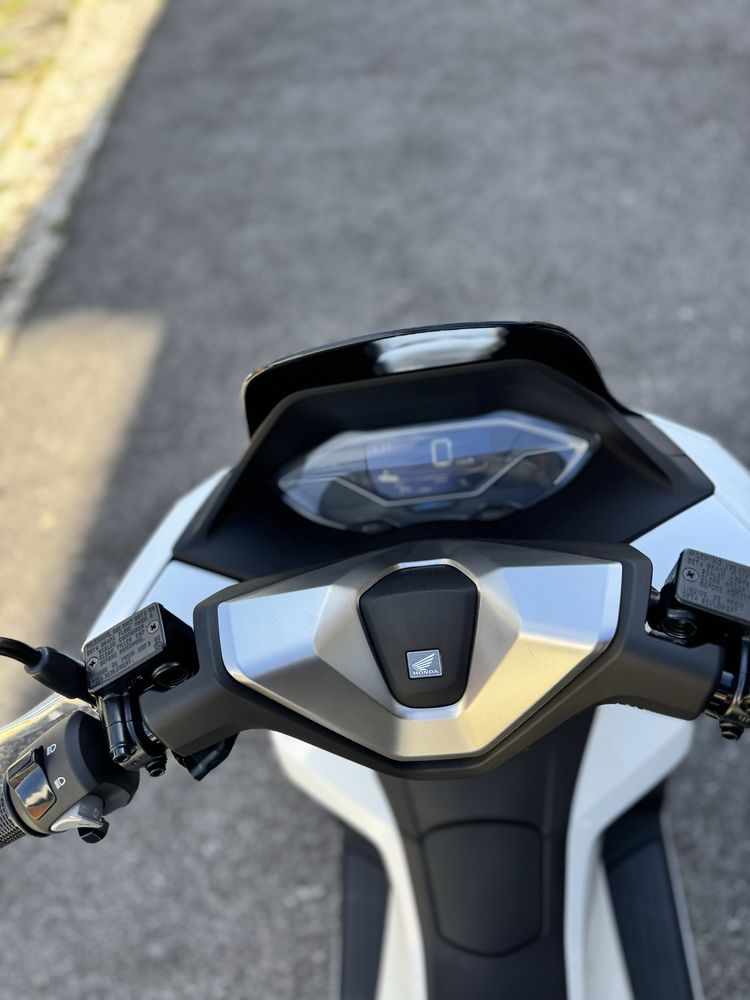 Pcx 2025 - 0km com apenas 500€ de entrada
