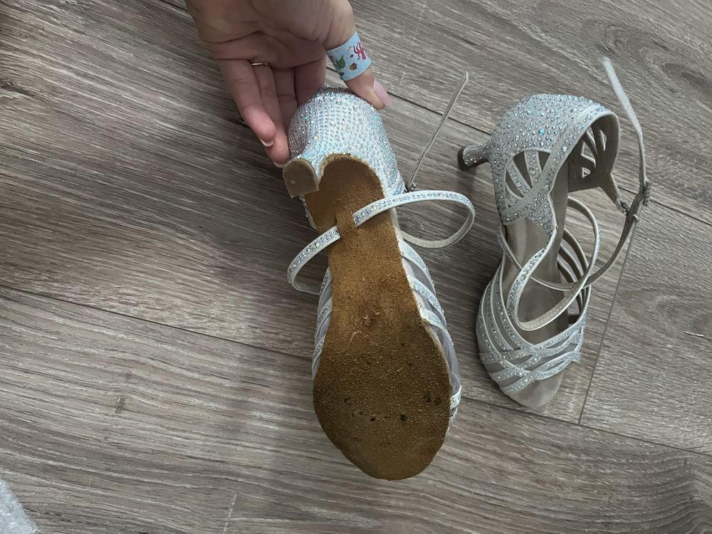 Buty do tańca firmy ,,Akcesoria do tanca”