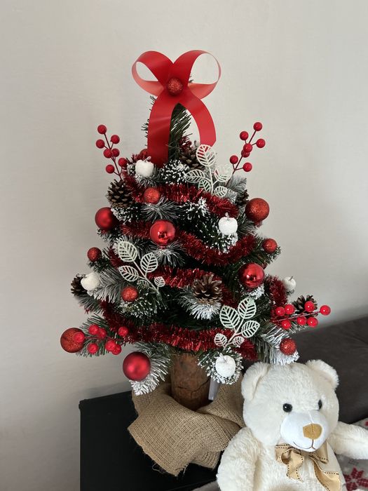 Choinka na pniu z CZERWONYMI OZDOBAMI - 70 cm [producent]